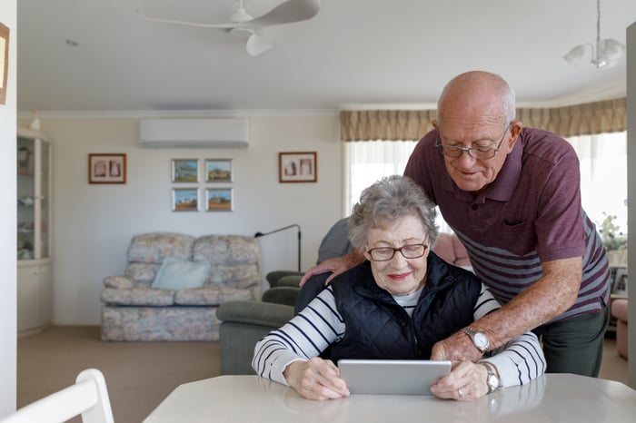 senior couple tablet gettyimages 1157058398