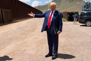 donald trump at us mexico border