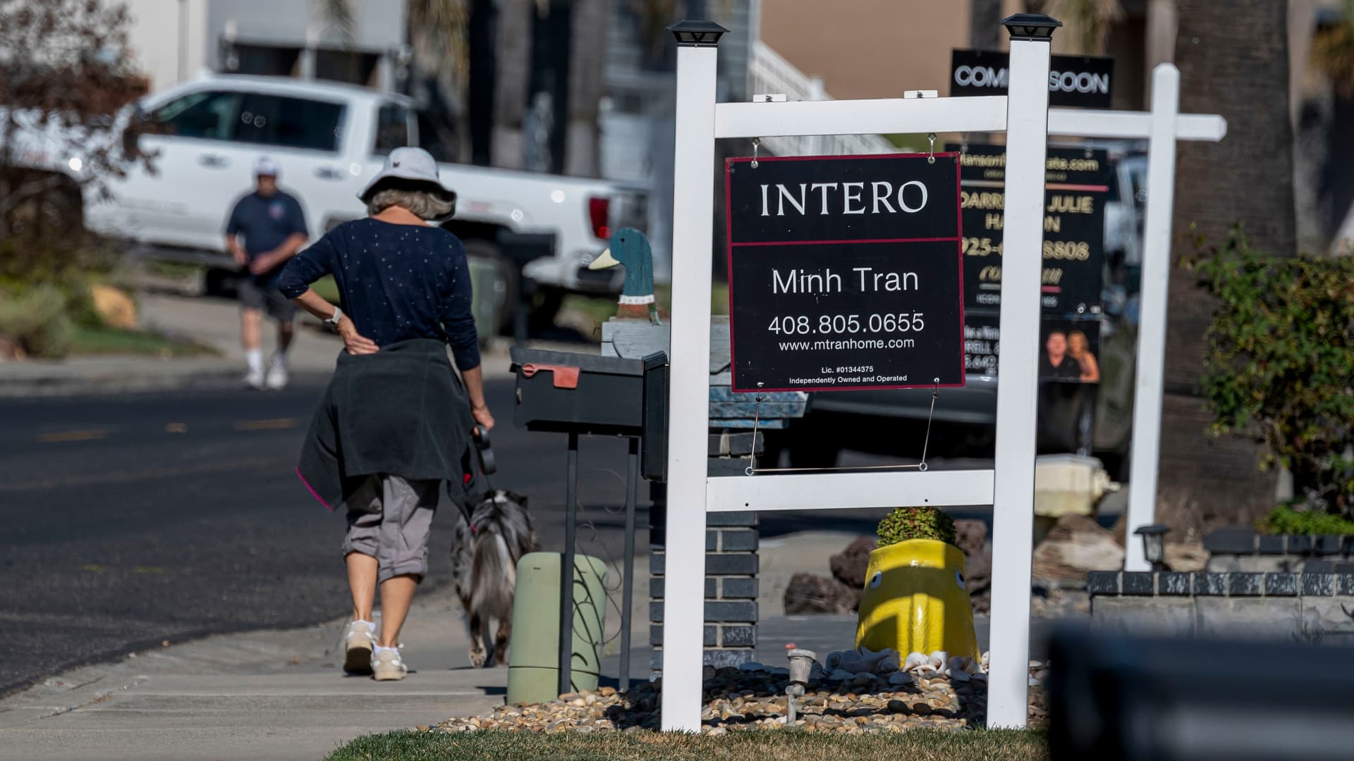 Mortgage rates hit highest level since July, crushing application demand