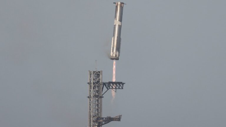 108112592 17413513852025 03 07t115735z 1142320649 rc208daq2n1t rtrmadp 0 space exploration starship